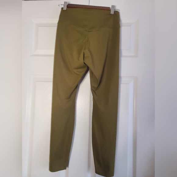 Nike Dri-Fit leggings olive color size Medium - Picture 3 of 5
